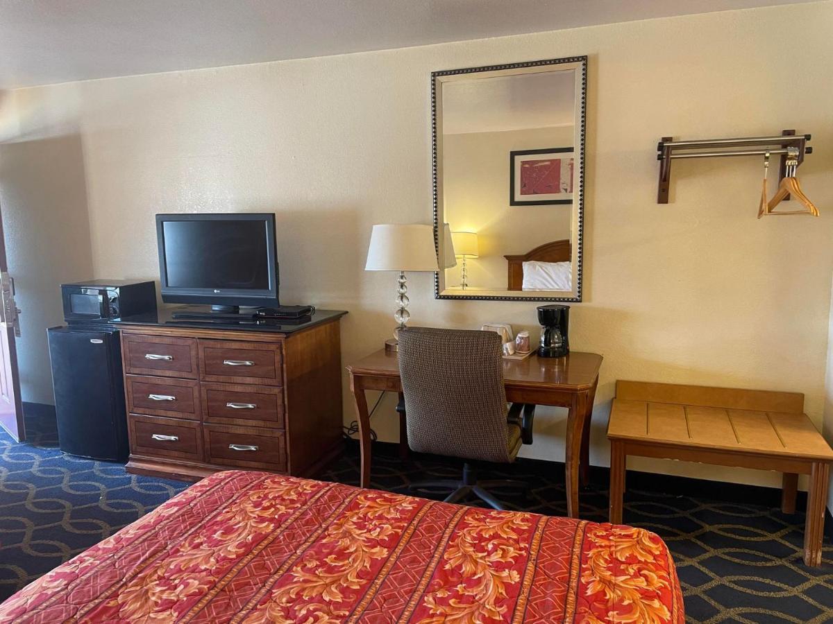 Holiday Motel Oakdale Bagian luar foto