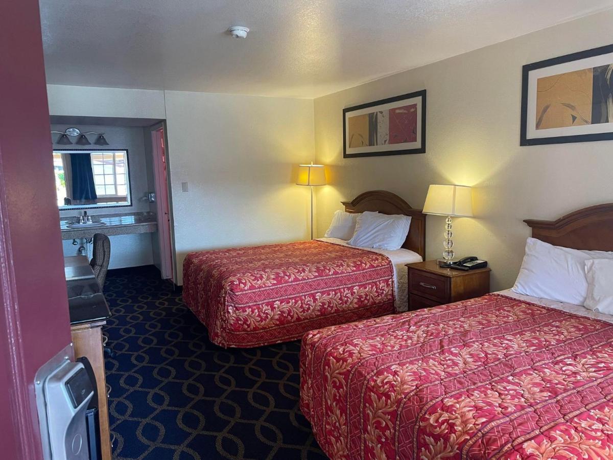 Holiday Motel Oakdale Bagian luar foto
