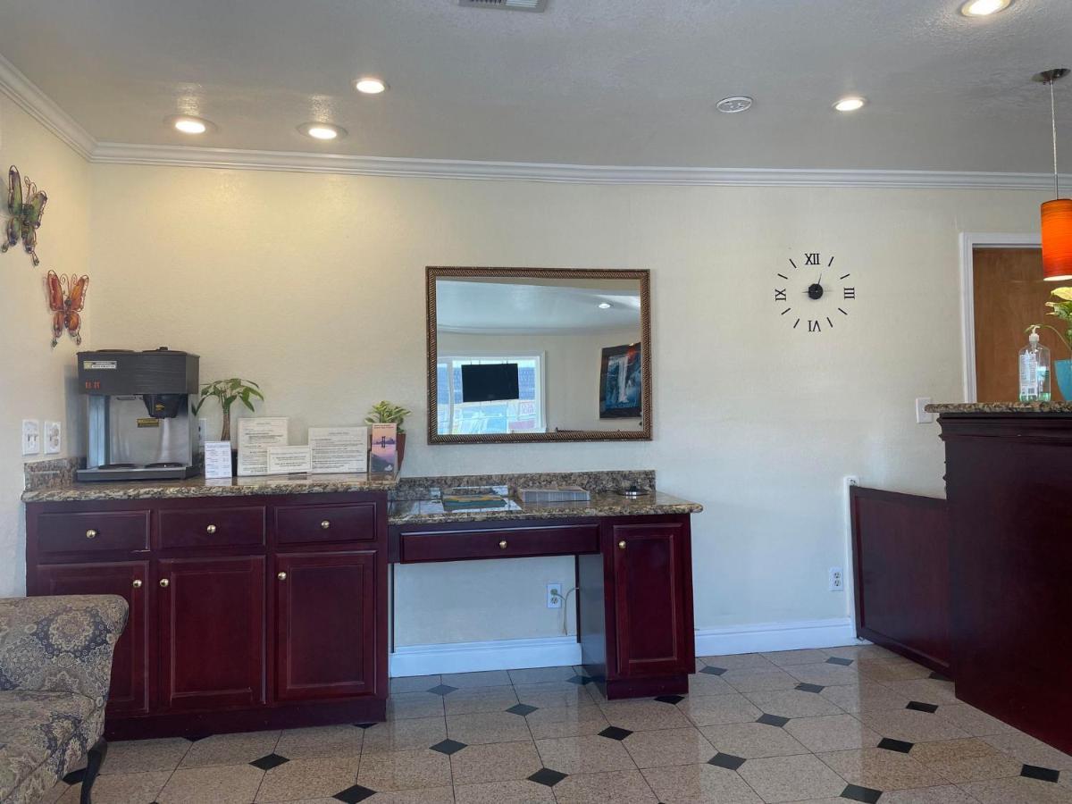 Holiday Motel Oakdale Bagian luar foto
