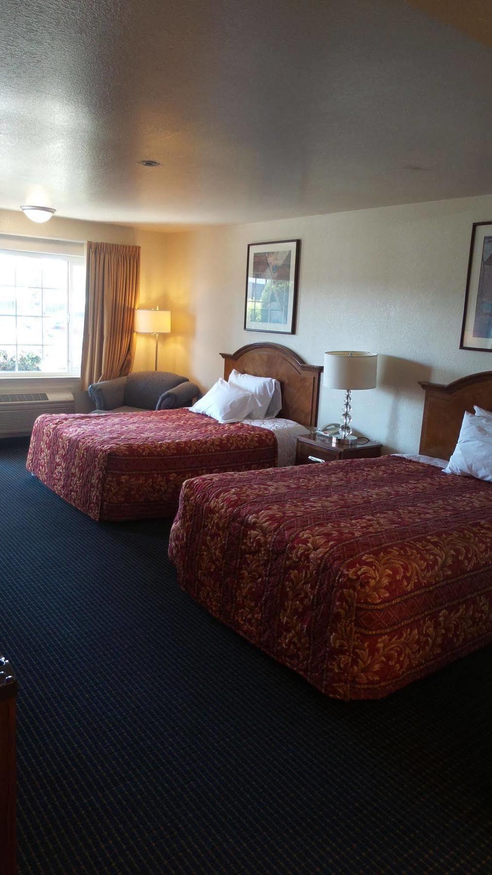 Holiday Motel Oakdale Bagian luar foto