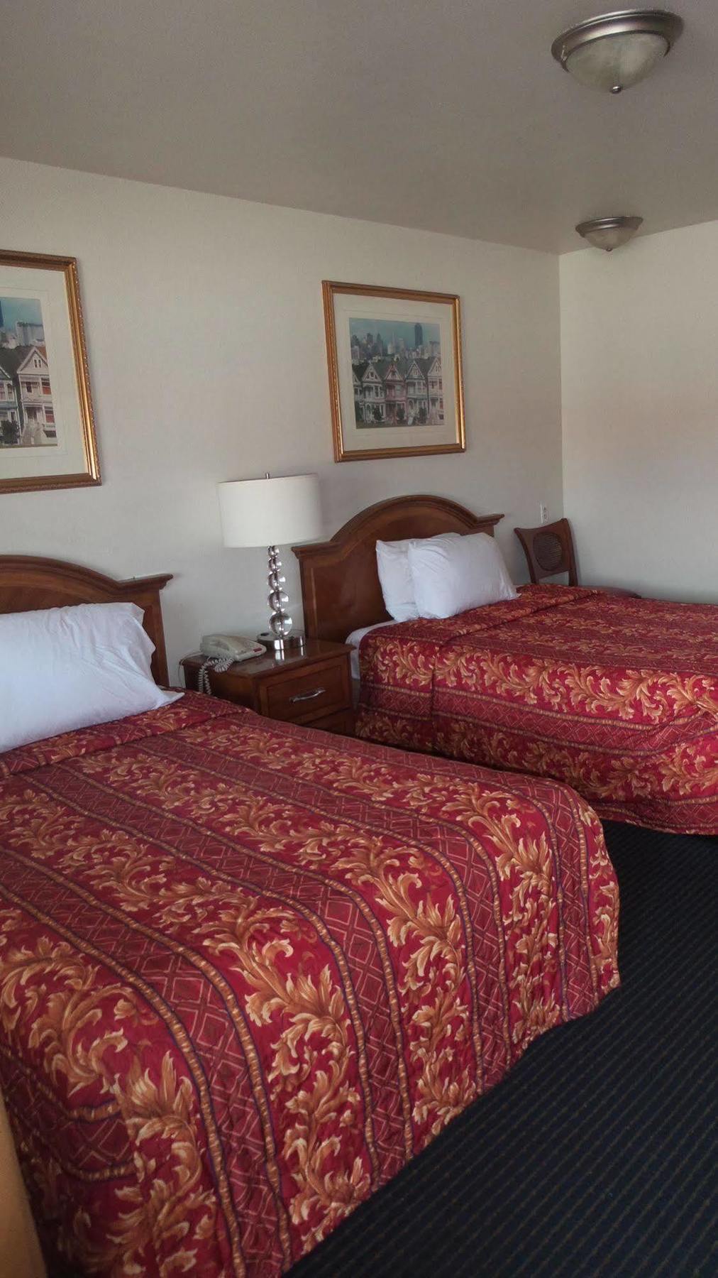 Holiday Motel Oakdale Bagian luar foto