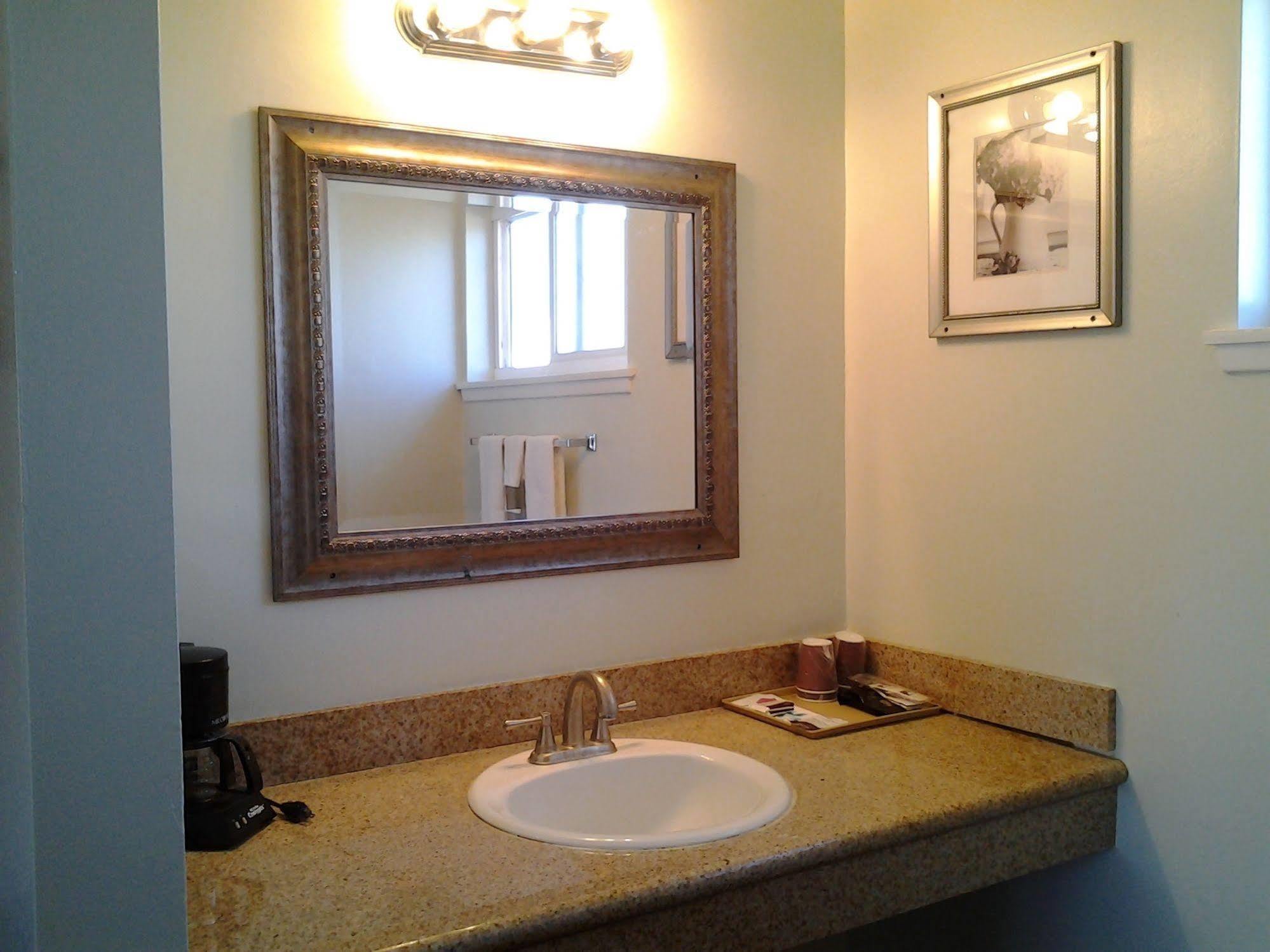 Holiday Motel Oakdale Bagian luar foto