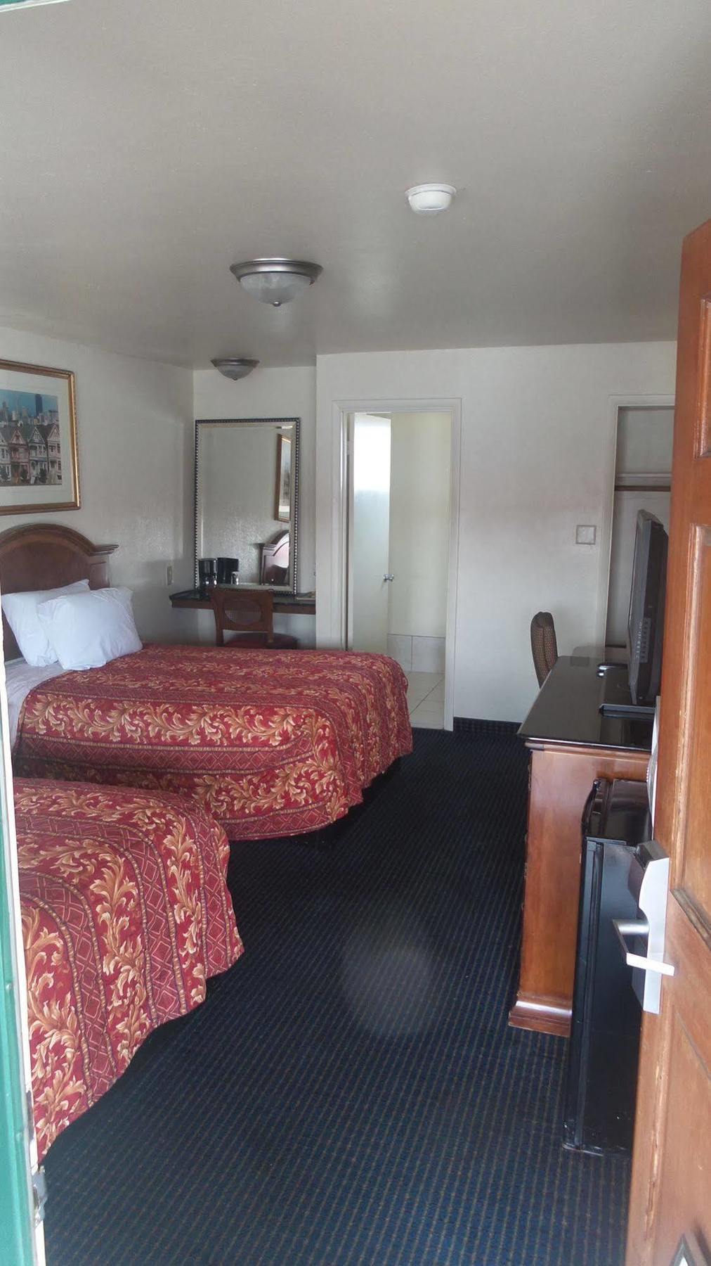 Holiday Motel Oakdale Bagian luar foto